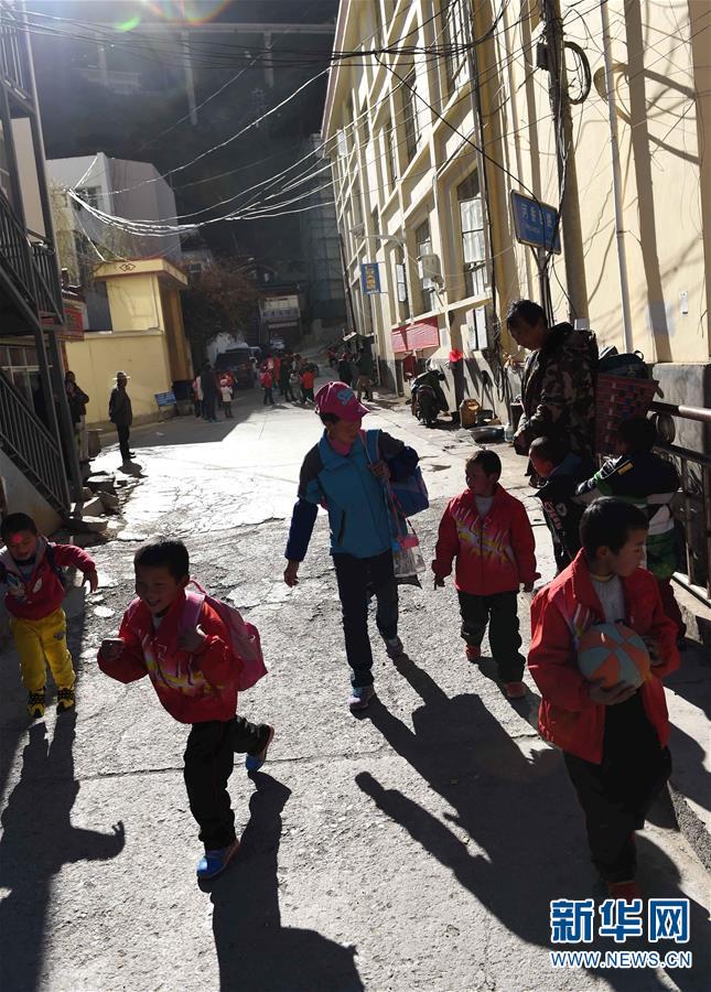 云南德欽藏族三胞胎兄弟的生活與夢想