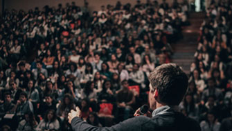 蘭州立正企業(yè)管理咨詢(xún)有限公司創(chuàng)辦于2007年，定位于提供各類(lèi)企業(yè)所需的咨詢(xún)和培訓(xùn)服務(wù)。

給予客戶(hù)高質(zhì)量的服務(wù)于高價(jià)值的回報(bào)，將自身打造成為“鷹的個(gè)人，雁的團(tuán)隊(duì)”的專(zhuān)業(yè)培訓(xùn)機(jī)構(gòu)。

公司基于對(duì)本土企業(yè)的深刻理解，以服務(wù)企業(yè)為宗旨，以專(zhuān)注、專(zhuān)業(yè)為向?qū)?，向企業(yè)提供具有針對(duì)性的培訓(xùn)。