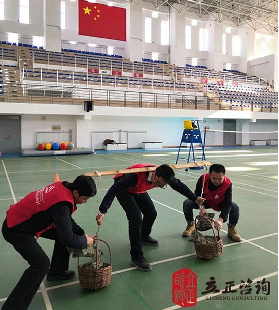 培訓(xùn)快訊培訓(xùn)時間：11月27日培訓(xùn)地點(diǎn):和平校區(qū)培訓(xùn)單位:甘肅某某大學(xué)第一黨支部培訓(xùn)課程:黨建活動