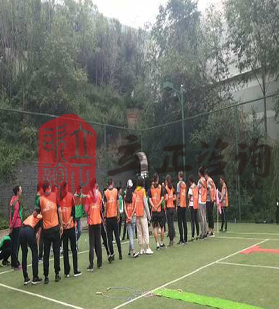 培訓(xùn)快訊培訓(xùn)時間：7月7日培訓(xùn)地點:興隆山培訓(xùn)單位:某發(fā)銀行培訓(xùn)課程:拓展培訓(xùn)人數(shù)：30人