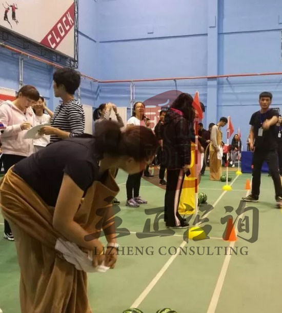 培訓(xùn)快訊培訓(xùn)時間：9月26日培訓(xùn)單位：某發(fā)電有限公司培訓(xùn)課程：運動會培訓(xùn)人數(shù)：440人蘭州運動會