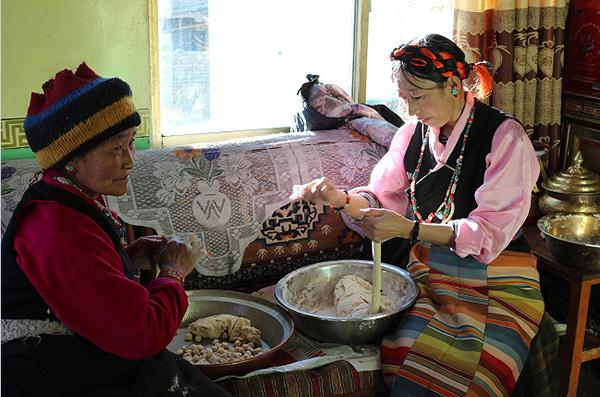  藏族特色新年習(xí)俗 藏族新年活動(dòng)